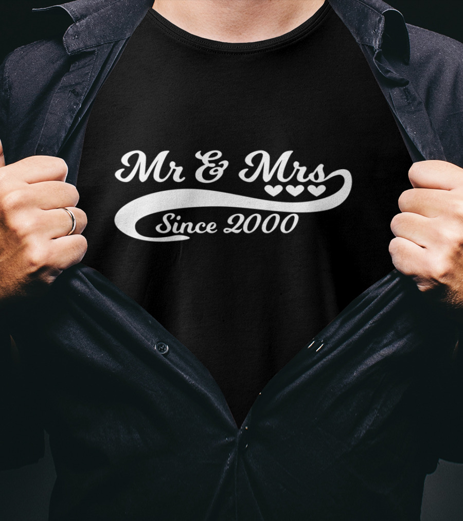 Mr And Mrs Since 2000 Wedding Date Celebration Hearts T-Shirt