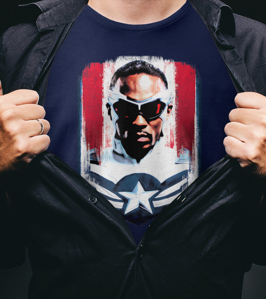 Marvel Captain America Sam Wilson Falcon Soldier Iconic Shield T-Shirt