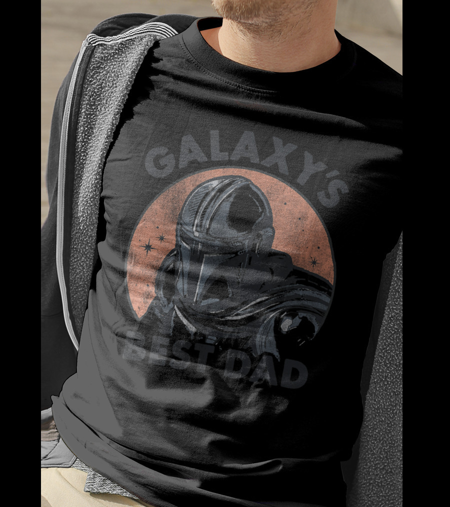 Star Wars The Mandalorian Galaxy's Best Dad Father's Day Sparkle Outline T-Shirt