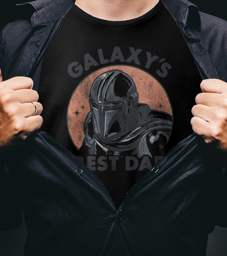 Star Wars The Mandalorian Galaxy's Best Dad Father's Day Sparkle Outline T-Shirt
