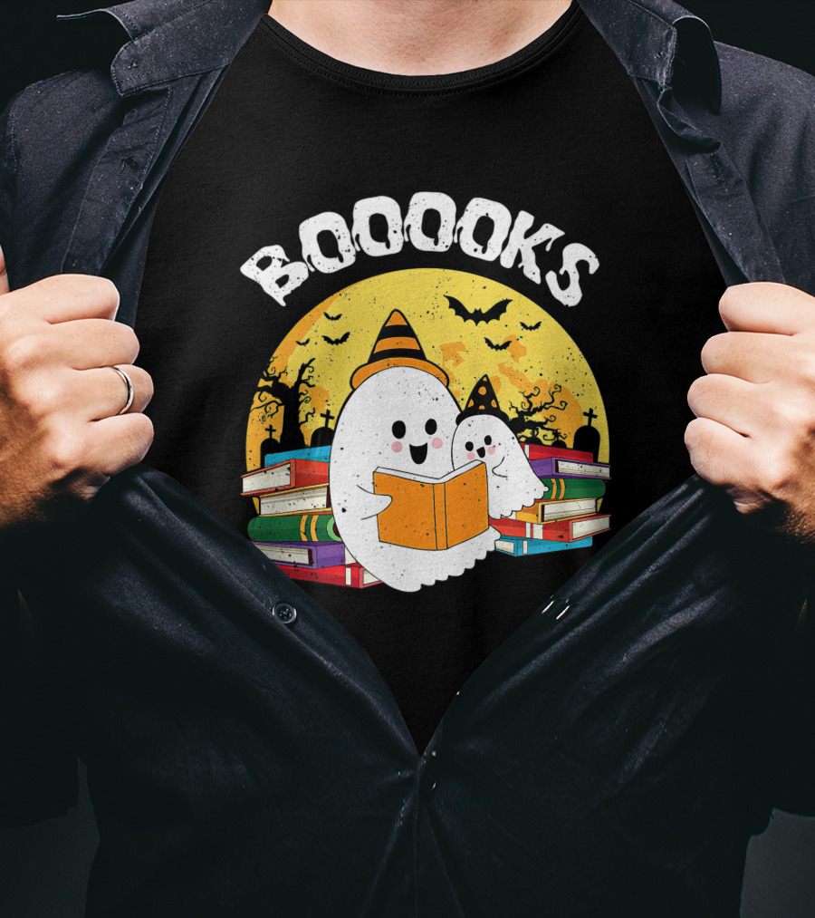 BOOOOKS Ghost With Witch Hat Reading Stacked Books Halloween Moon Bats T-Shirt