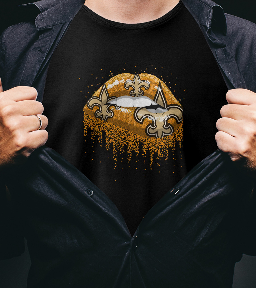 New Orleans Saints Glittering Fleur-de-Lis Lips T-Shirt