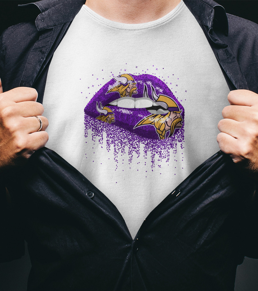 Minnesota Vikings Glitter Lips Viking Helmets T-Shirt