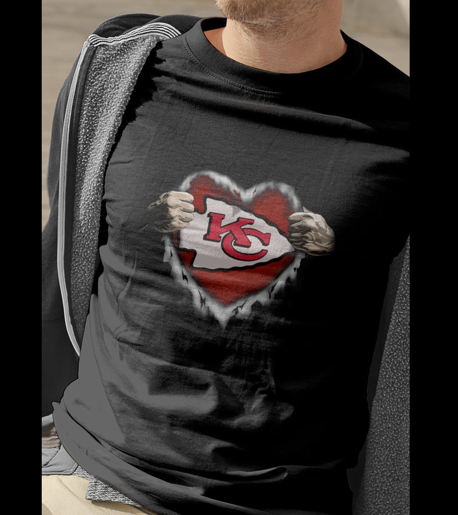 Kansas City Chiefs Heart Ripped T-Shirt