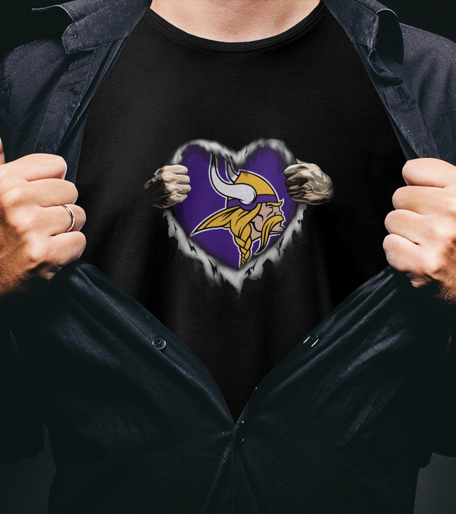 Minnesota Vikings Heart Ripped Fan T-Shirt
