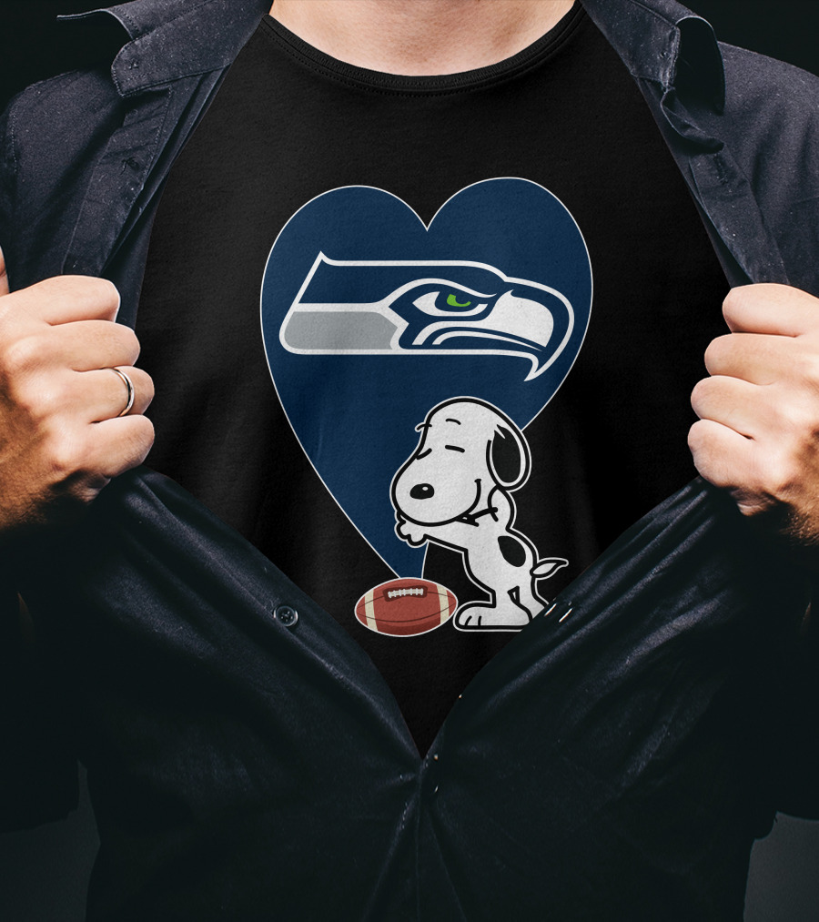 Seattle Seahawks Love Snoopy Football Hug T-Shirt