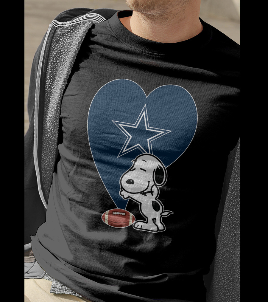 Dallas Cowboys Snoopy Heart Hug Football T-Shirt