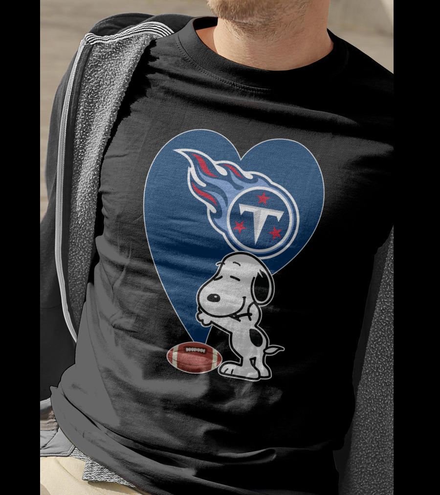 Tennessee Titans Snoopy Heart Football Hug T-Shirt