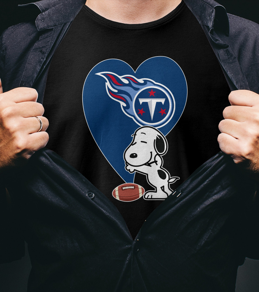 Tennessee Titans Snoopy Heart Football Hug T-Shirt