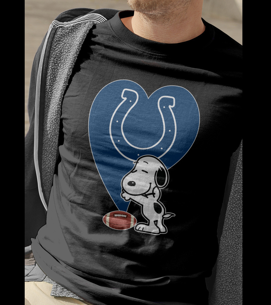 Indianapolis Colts Snoopy Football Heart Hug T-Shirt