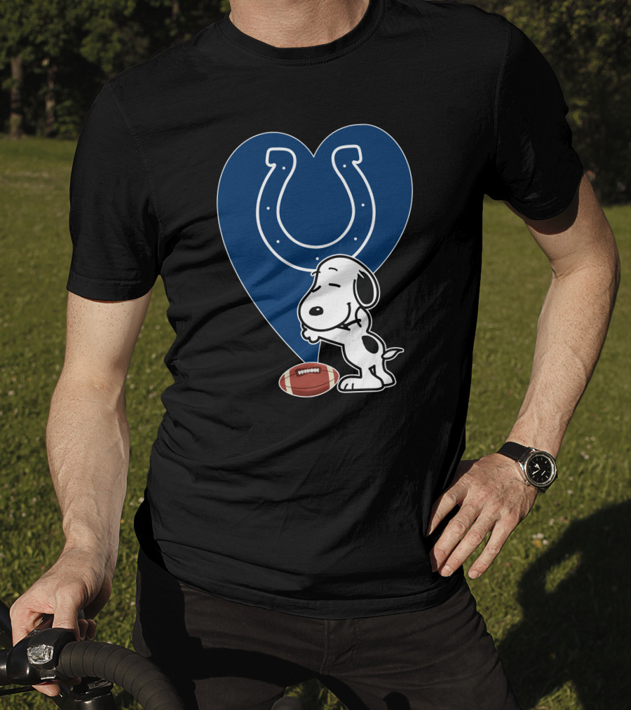 Indianapolis Colts Snoopy Football Heart Hug T-Shirt