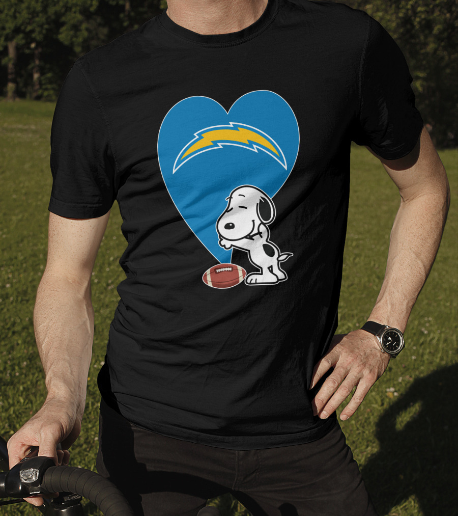 Los Angeles Chargers Snoopy Football Heart Hug T-Shirt
