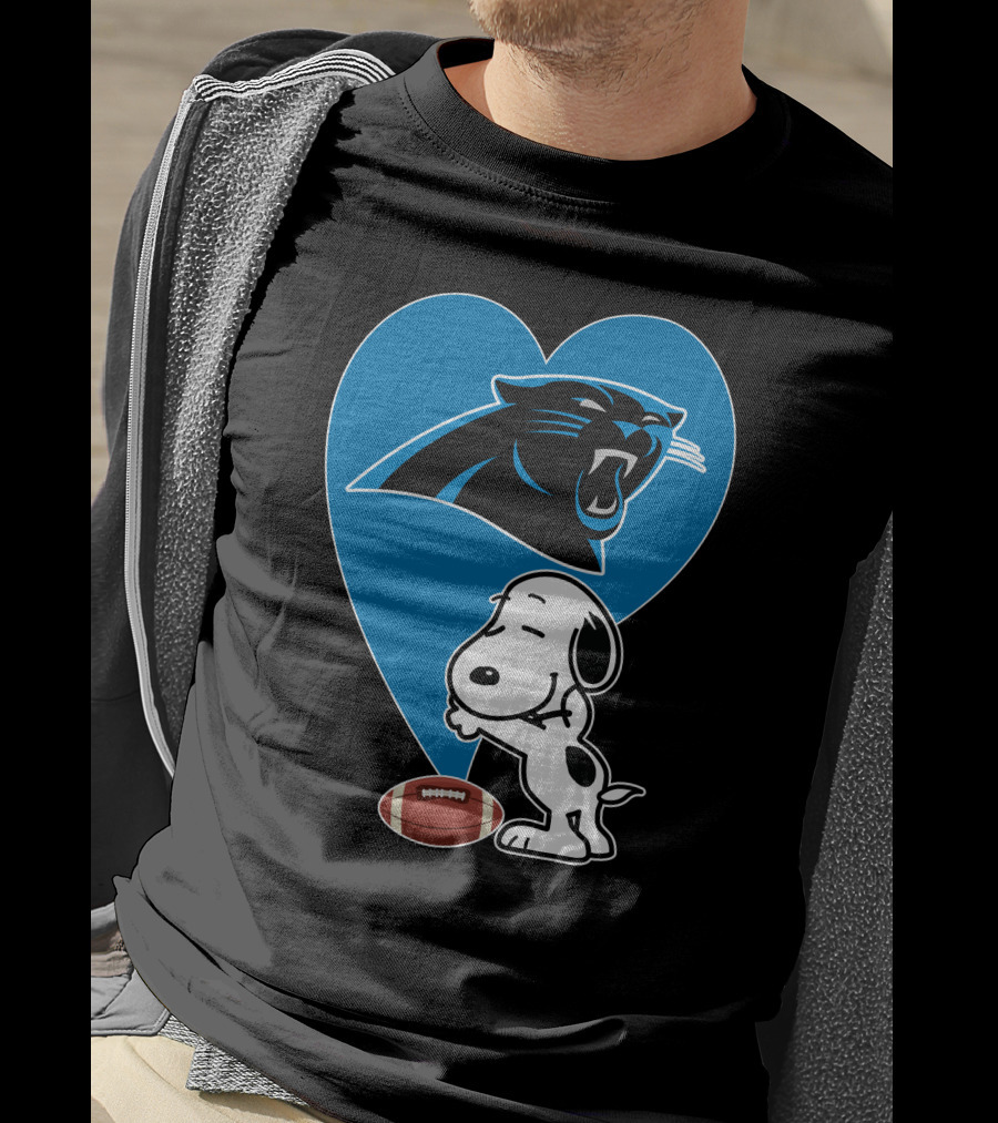 Carolina Panthers Snoopy Football Heart Hug T-Shirt