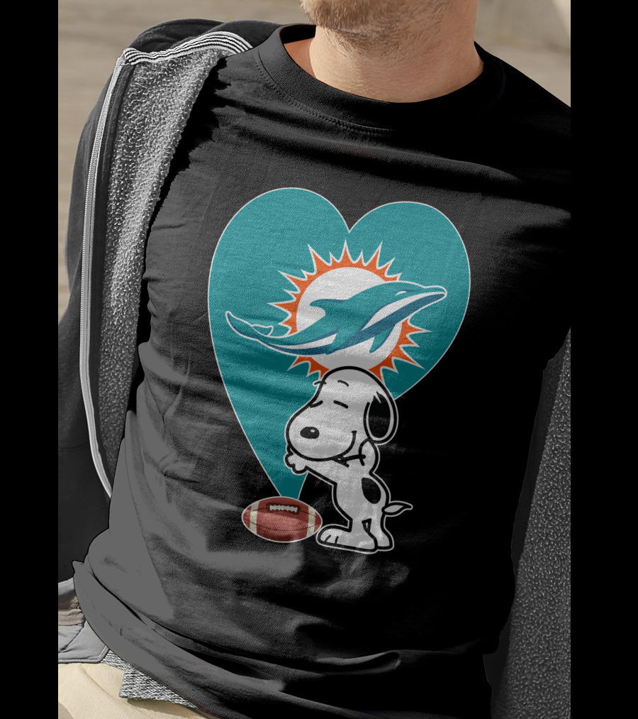 Miami Dolphins Snoopy Heart Hug Football T-Shirt
