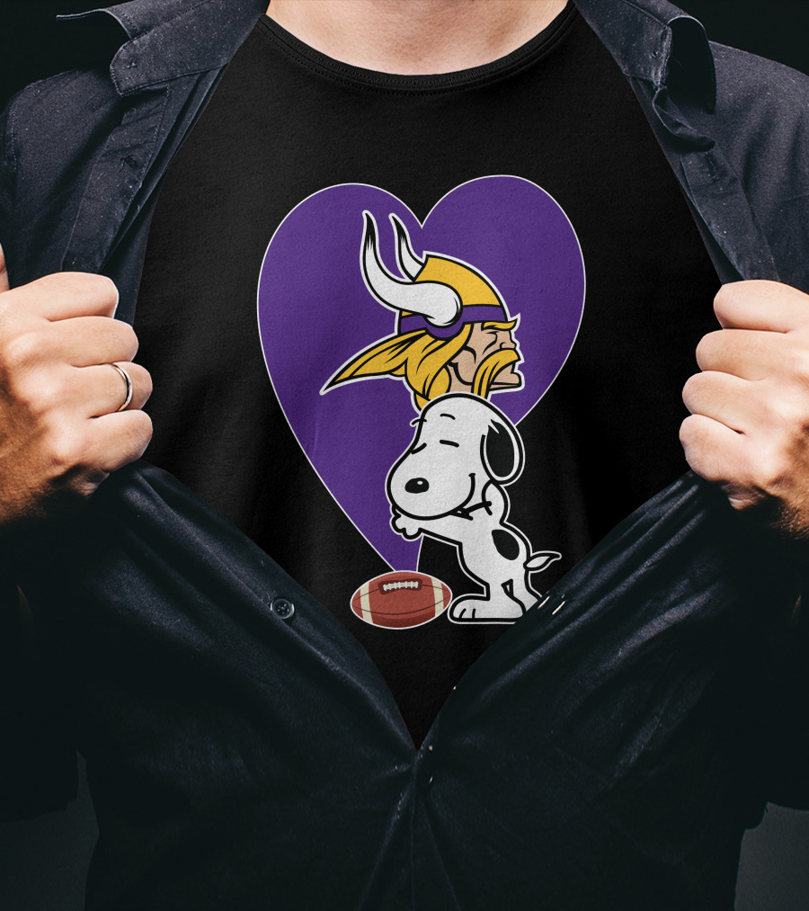 Minnesota Vikings Snoopy Football Heart Hug T-Shirt