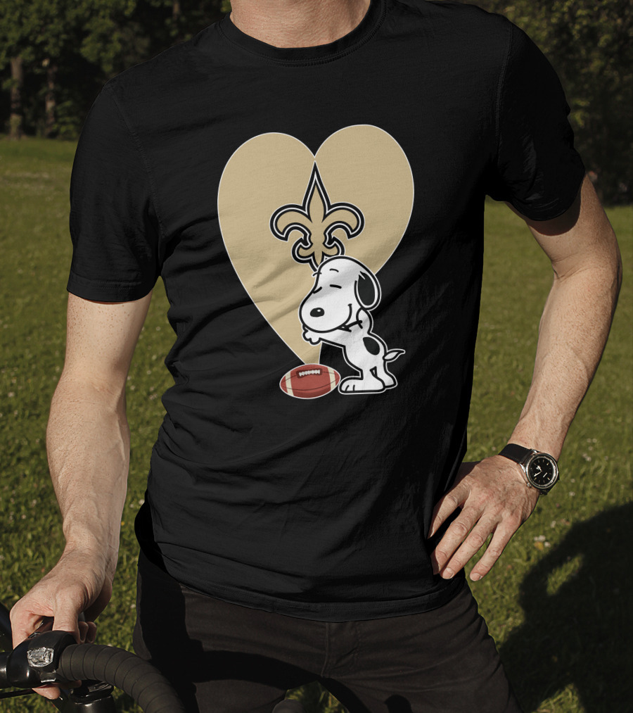 New Orleans Saints Snoopy Hug Heart Fleur-de-Lis Football T-Shirt