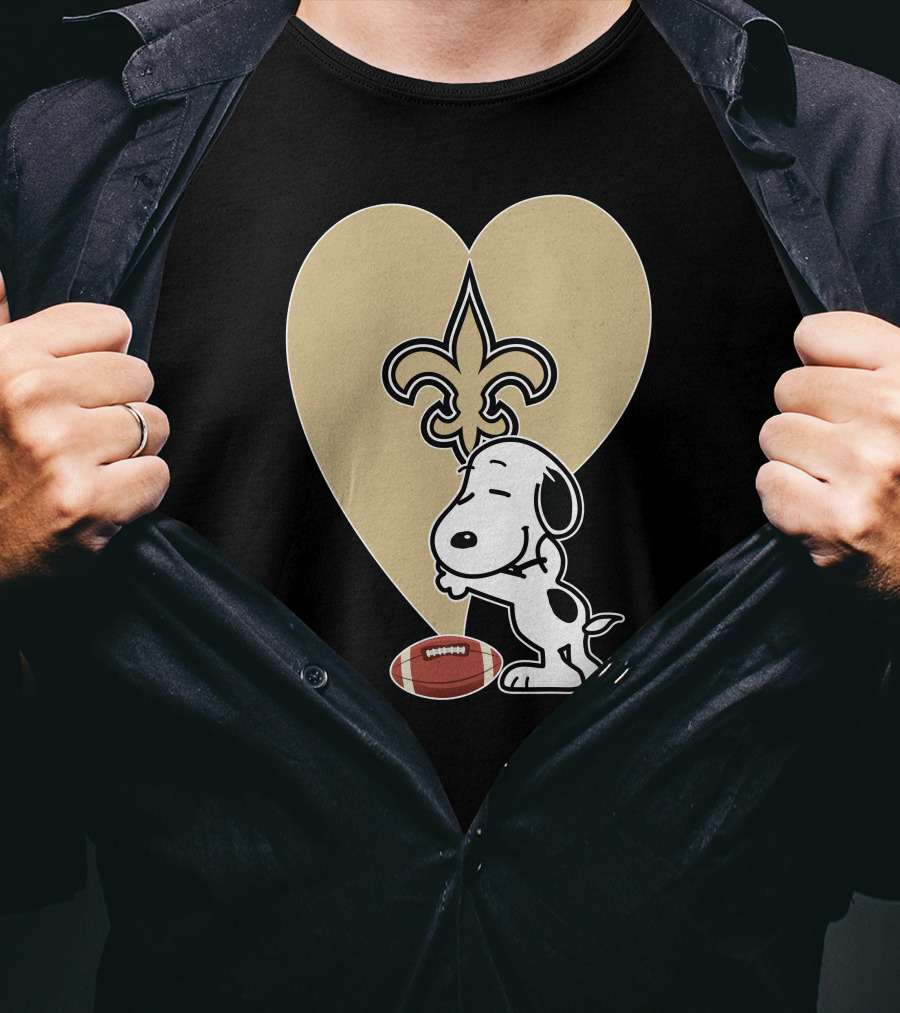 New Orleans Saints Snoopy Hug Heart Fleur-de-Lis Football T-Shirt