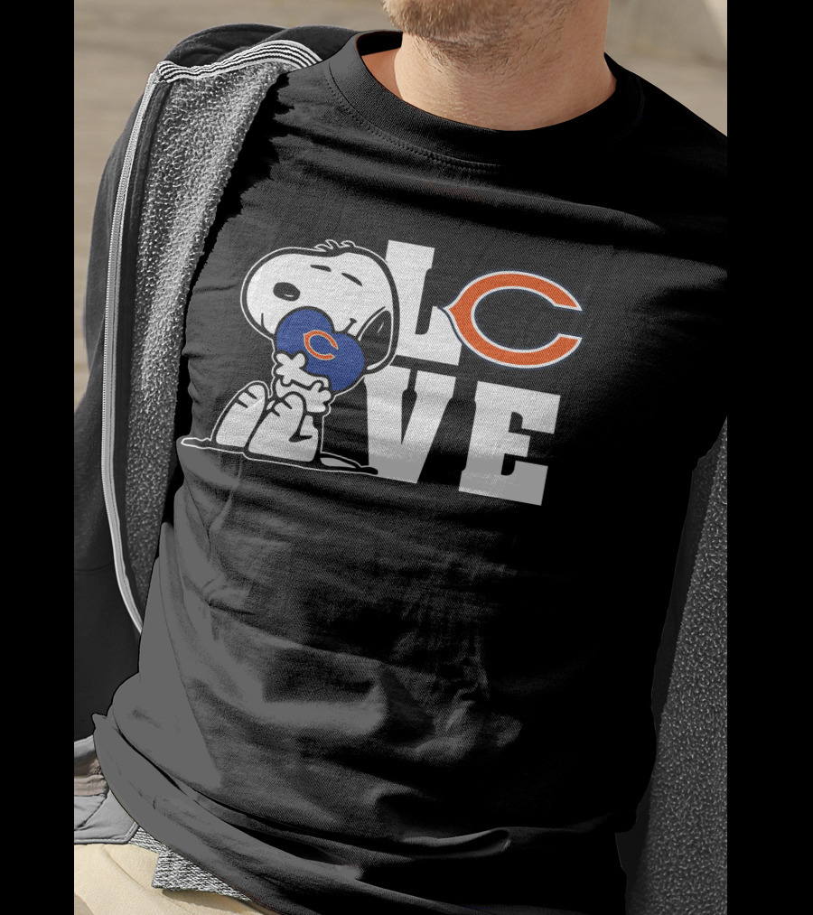 Snoopy Love Chicago Bears LVE C Heart Football T-Shirt