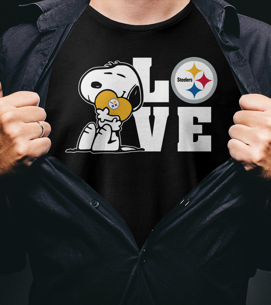 Snoopy Hugging Yellow Heart Steelers Love T-Shirt