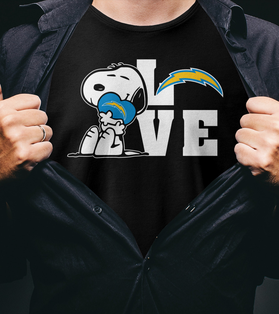Snoopy Love Los Angeles Chargers Hugging Football Helmet T-Shirt