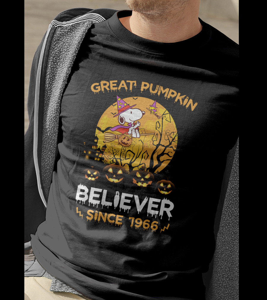 Great Pumpkin Believer Since 1966 Snoopy Halloween Flying Broomstick Moon Jack-O'-Lanterns T-Shirt