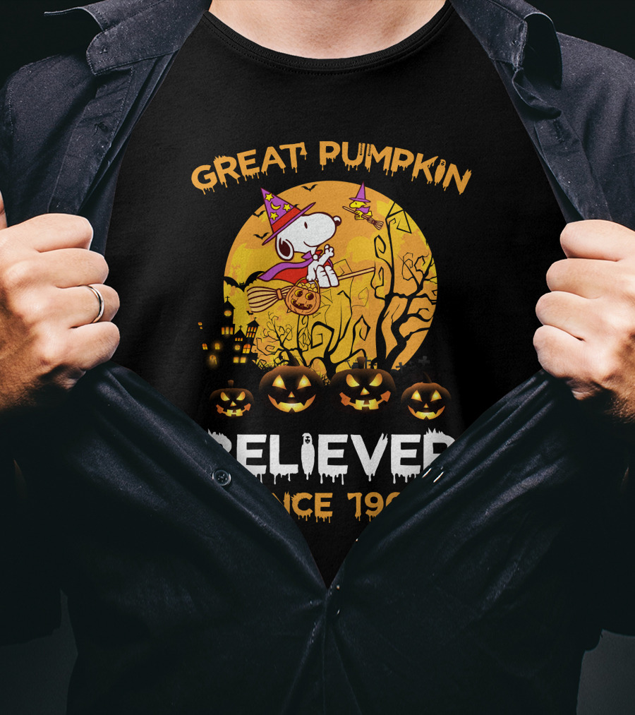 Great Pumpkin Believer Since 1966 Snoopy Halloween Flying Broomstick Moon Jack-O'-Lanterns T-Shirt