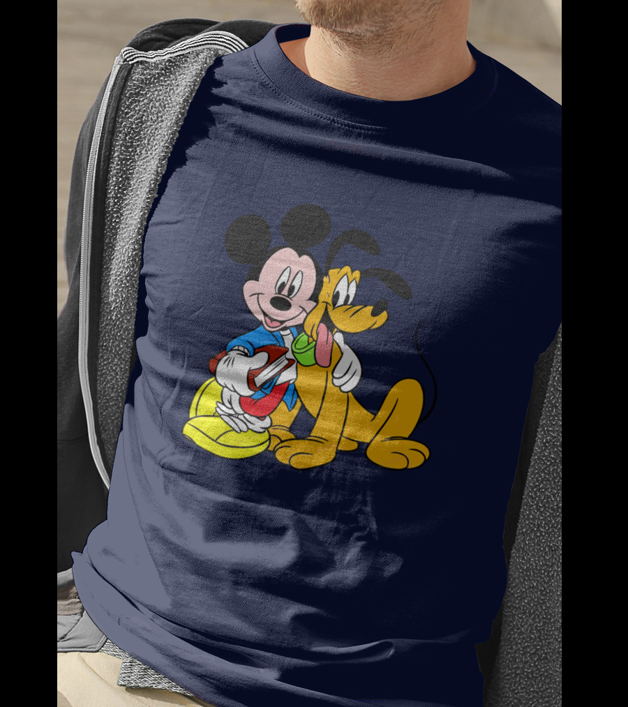 Mickey And Friends Mickey And Pluto Hugging Classic Cartoon T-Shirt