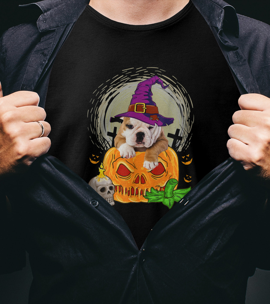 Cute English Bulldog Witch On Skull Pumpkin T-Shirt