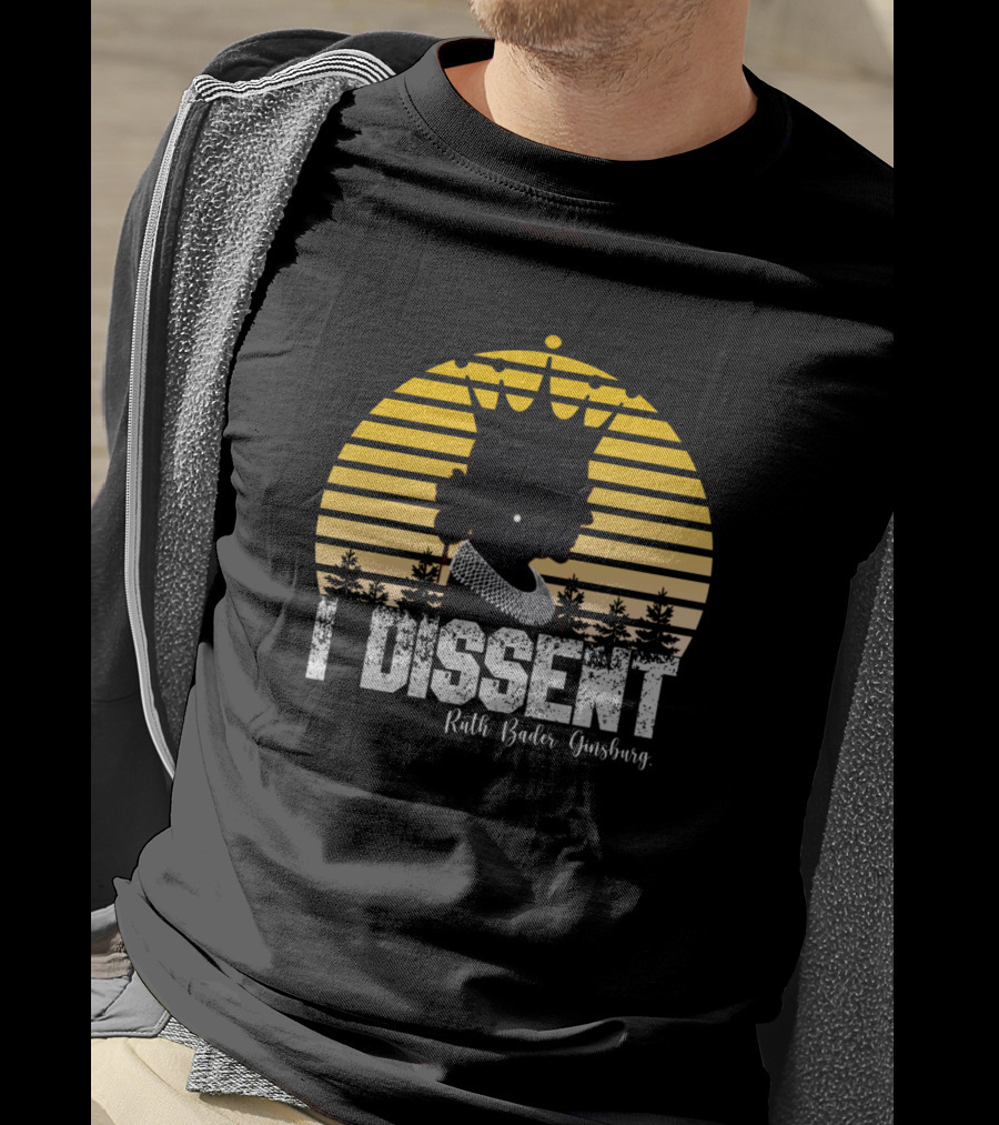 I Dissent Ruth Bader Ginsburg Silhouette With Crown And Collar Sunset Background T-Shirt