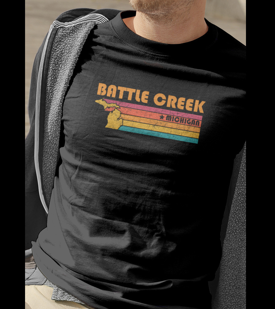 Battle Creek Michigan Vintage Distressed Map Retro Stripes T-Shirt