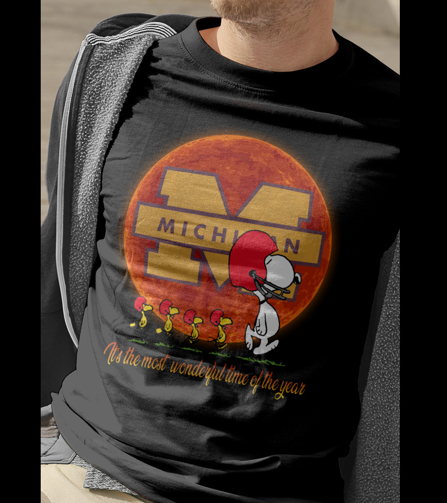 It's The Most Wonderful Time Of The Year Michigan Football Snoopy Woodstock T-Shirt
