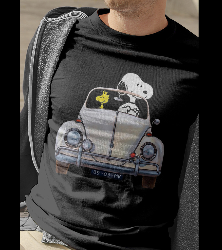 Snoopy And Woodstock Riding In Classic Volkswagen Beetle Car T-Shirt