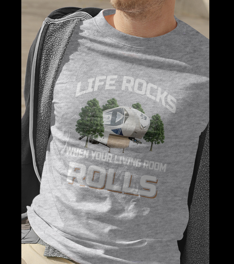 LIFE ROCKS WHEN YOUR LIVING ROOM ROLLS Arctic Fox 29 T-Shirt