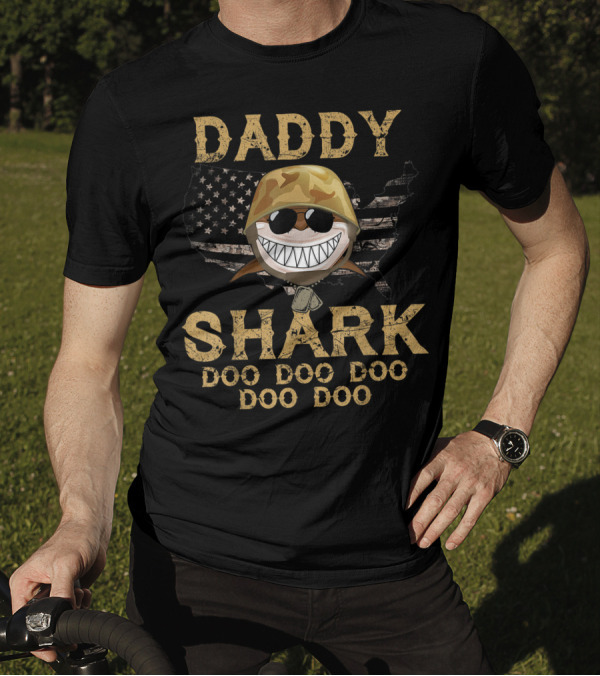 Daddy Shark Doo Doo Doo Doo Doo Army Military Veteran USA Flag T-Shirt
