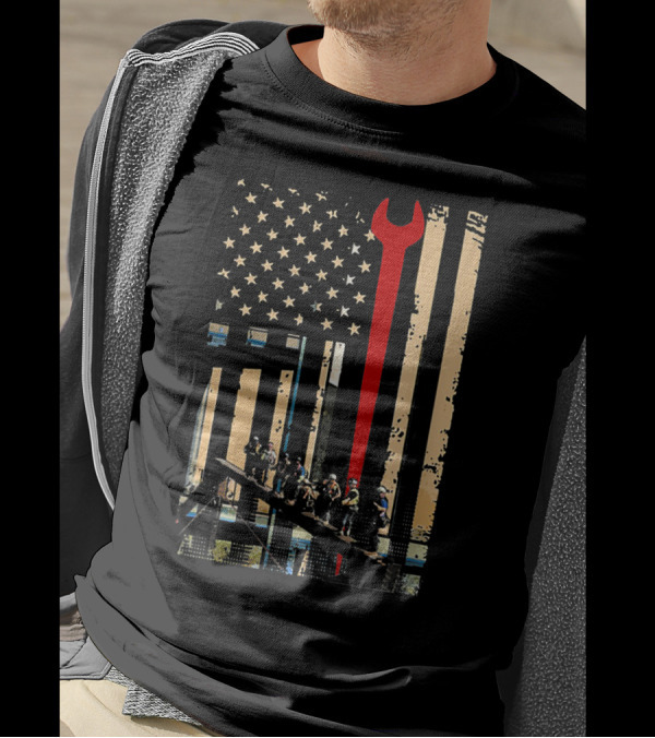 American Flag Ironworker Tools Construction Scene T-Shirt