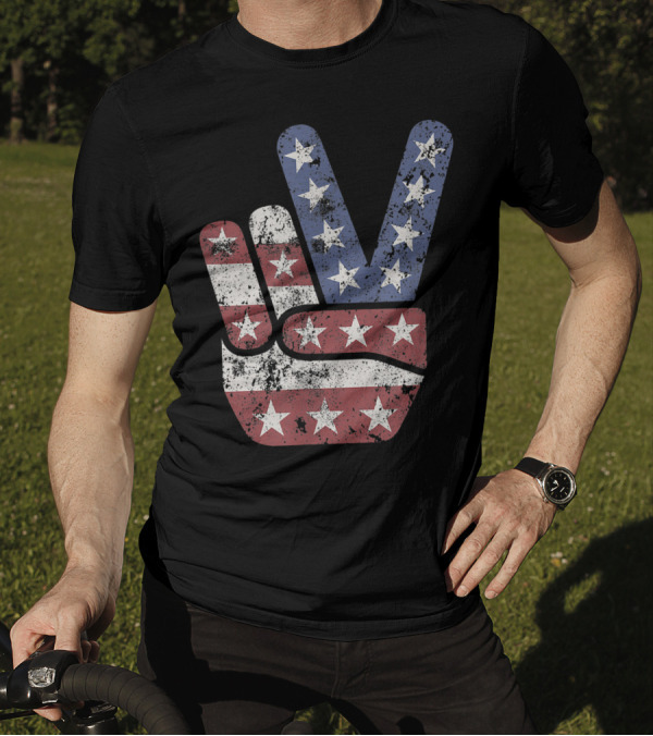 4th Of July Peace Sign Hand With American Flag T-Shirt