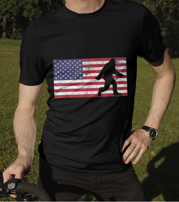 Fourth Of July USA Bigfoot Sasquatch American Flag T-Shirt