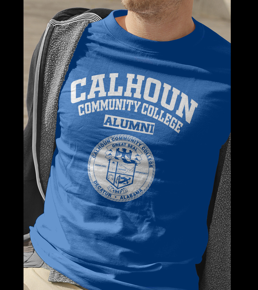 Calhoun Community College Alumni Great Seal 1947 Decatur Alabama Knowledge Service Opportunity T-Shirt