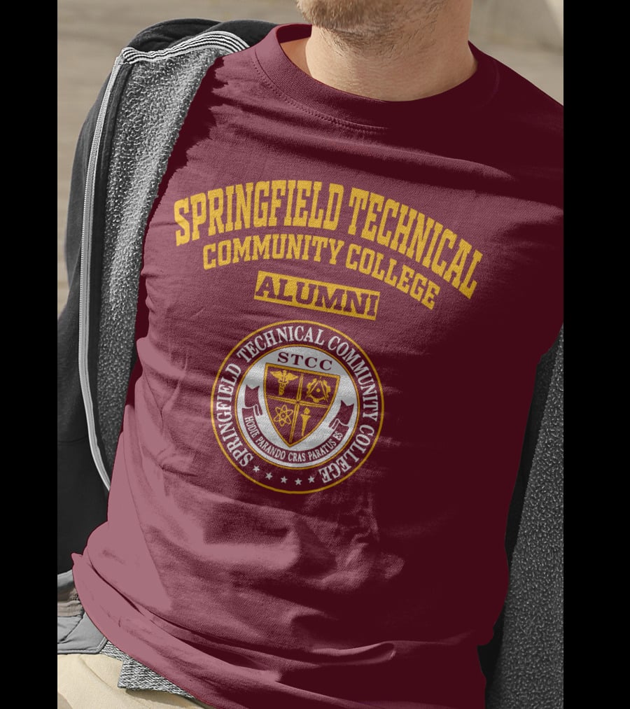 Springfield Technical Community College Alumni STCC Honor Mandao Cras Parturus T-Shirt