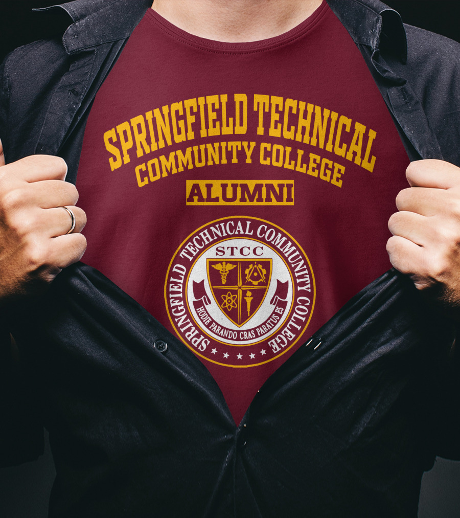 Springfield Technical Community College Alumni STCC Honor Mandao Cras Parturus T-Shirt