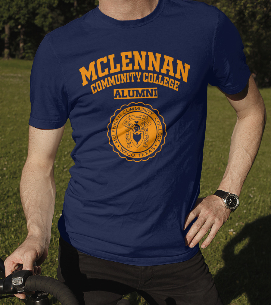 Mclennan Community College Alumni Waco Texas Seal Hoc Majorum Virtus T-Shirt