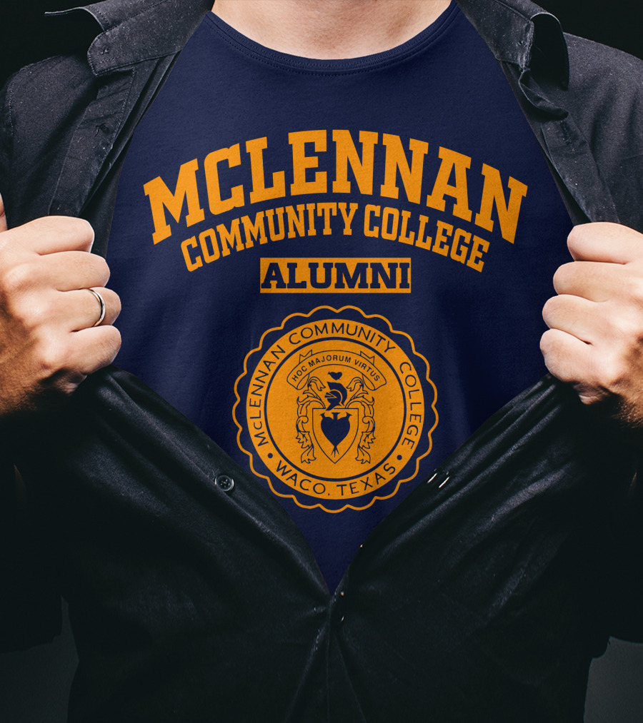 Mclennan Community College Alumni Waco Texas Seal Hoc Majorum Virtus T-Shirt
