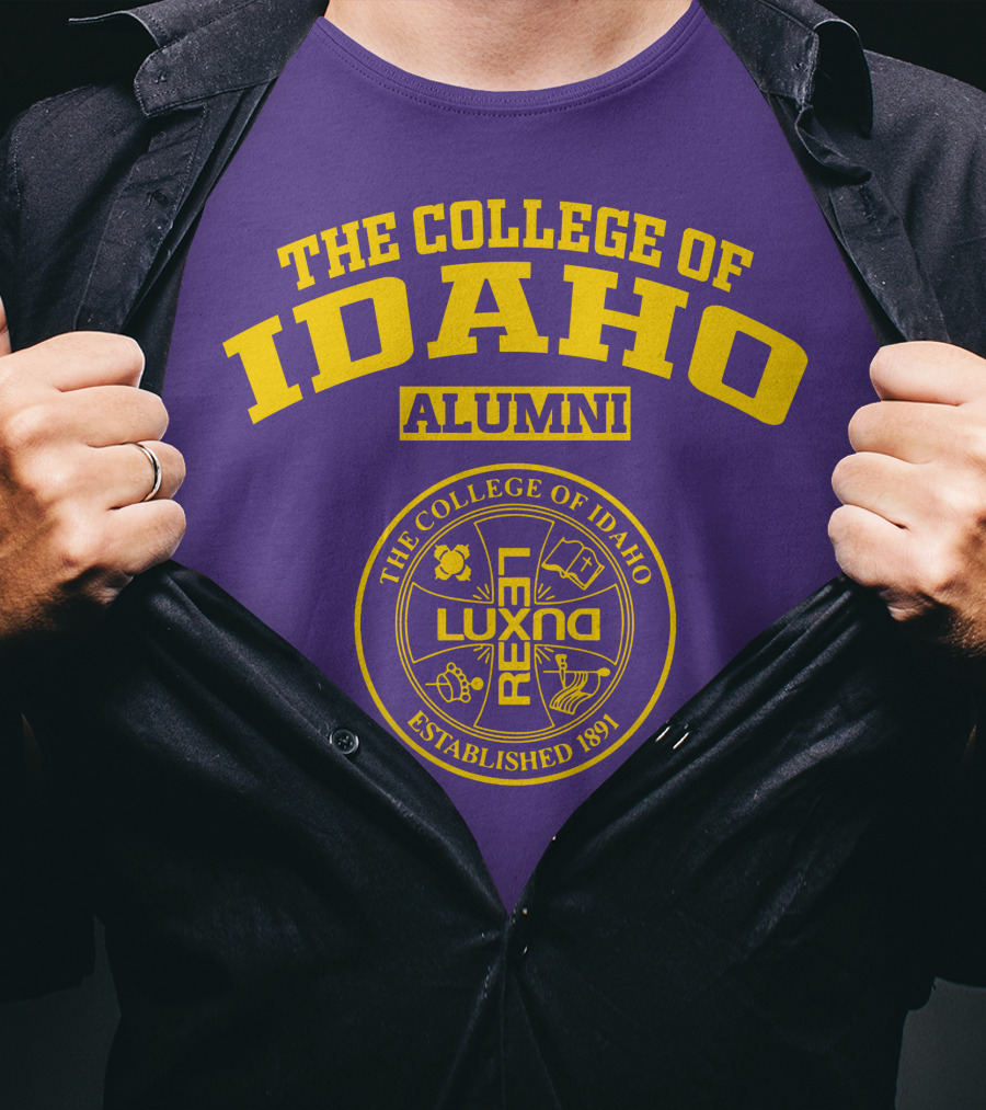 The College Of Idaho Alumni Lux Rex Established 1891 T-Shirt