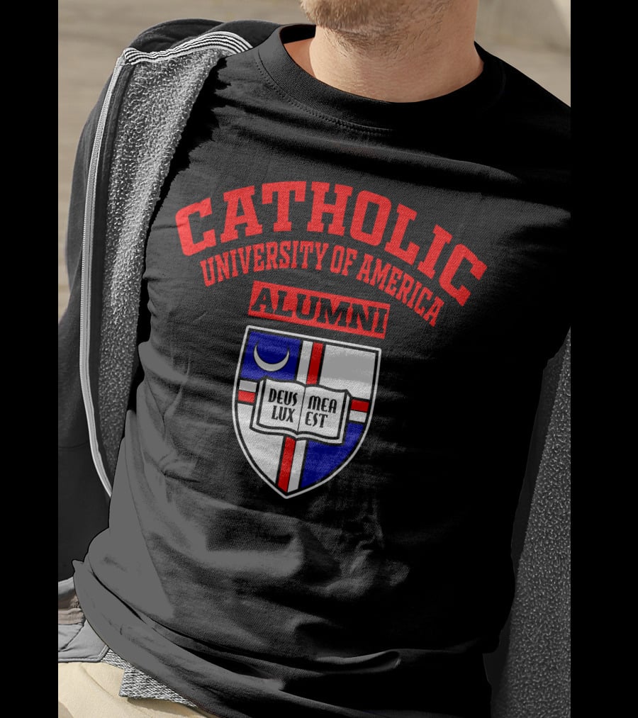 Catholic University Of America Alumni Deus Lux Mea Est Crest T-Shirt