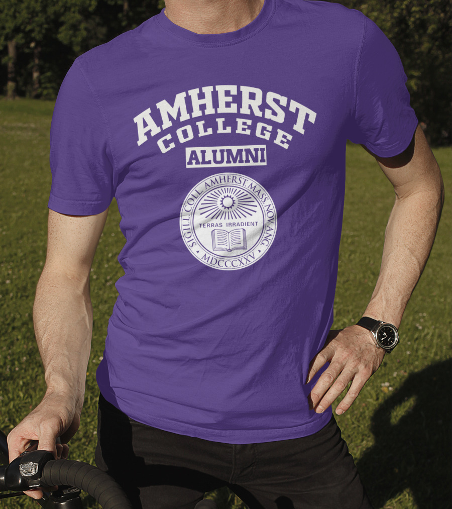 Amherst College Alumni Seal Terras Irradient Sigill Coll MDCCCXXV T-Shirt