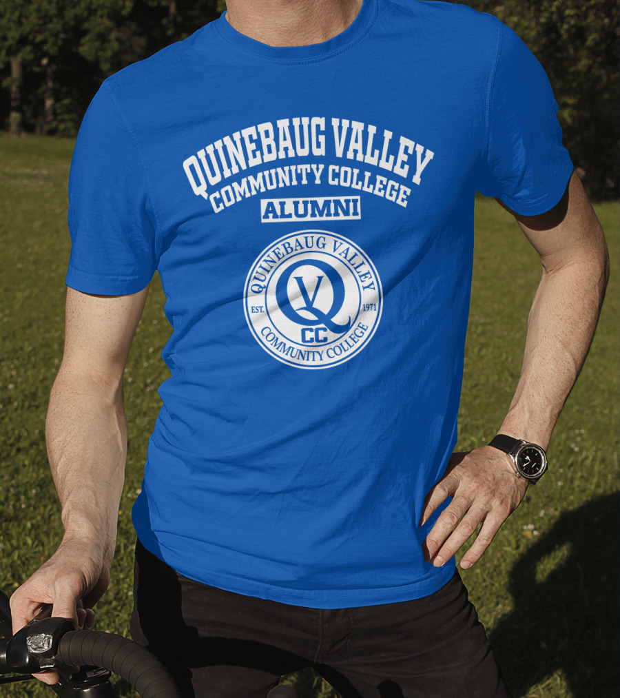 Quinebaug Valley Community College Alumni Est 1971 Logo Cc T-Shirt