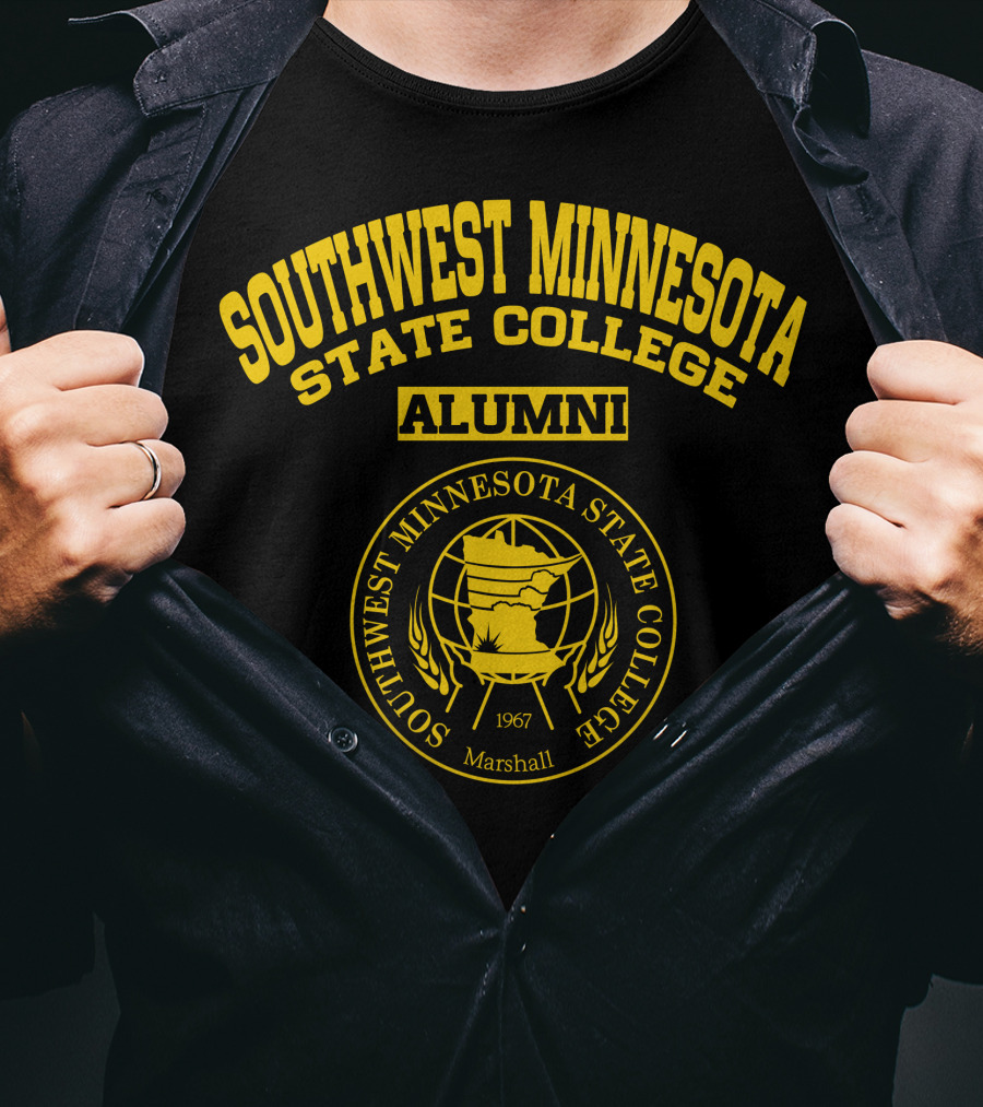 Southwest Minnesota State College Alumni Marshall 1967 T-Shirt