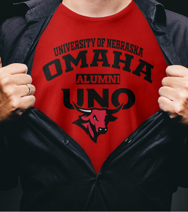 University Of Nebraska Omaha UNO Alumni Bull T-Shirt
