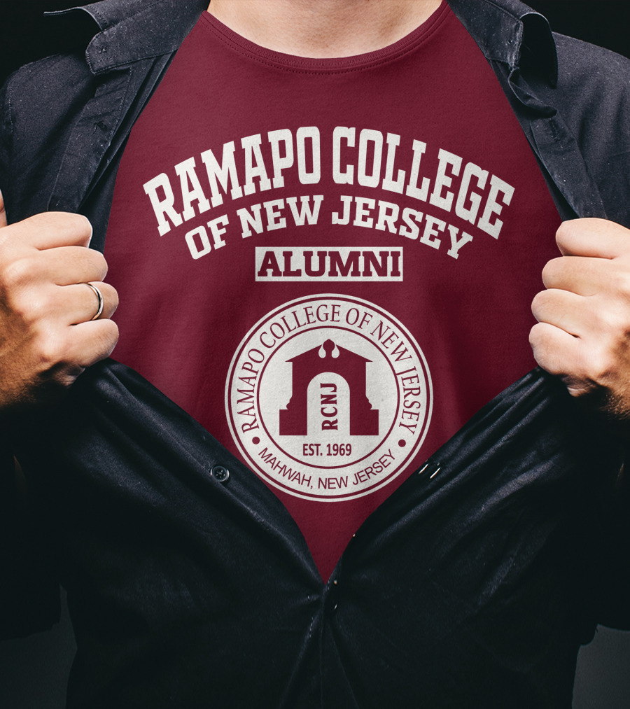 Ramapo College Of New Jersey Alumni RCNJ Est. 1969 Mahwah New Jersey T-Shirt