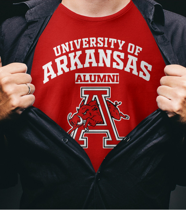 UNIVERSITY OF ARKANSAS ALUMNI Razorback T-Shirt